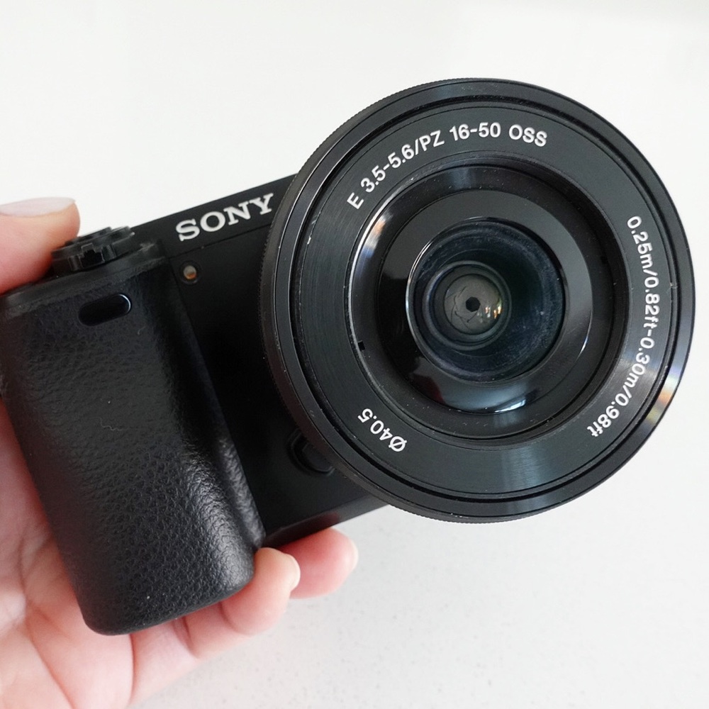 Sony - Alpha a6000 Mirrorless Camera